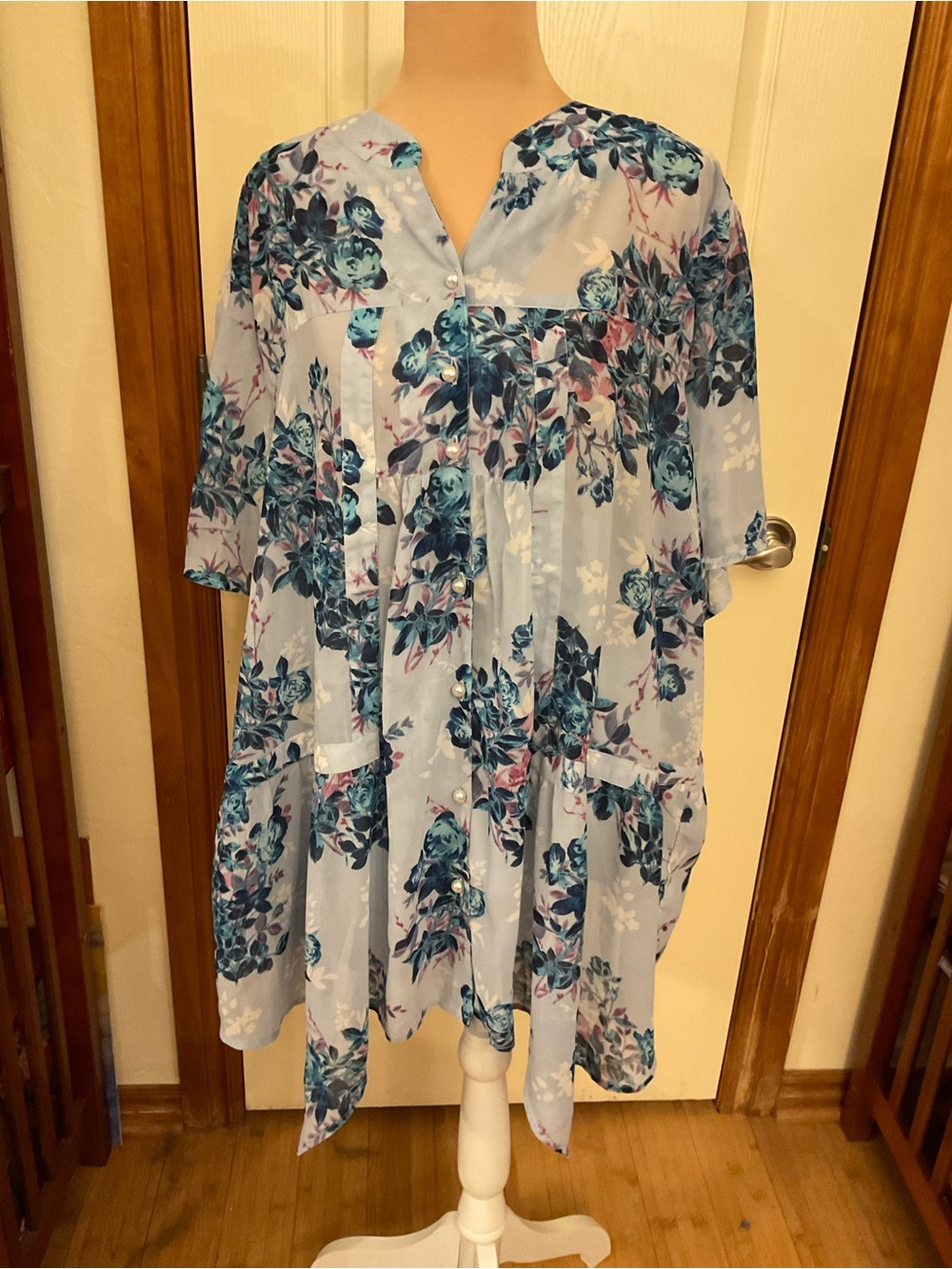 Roaman’s Womens Sheer Button Up Tunic 26W Blue Floral Handkerchief Hem
